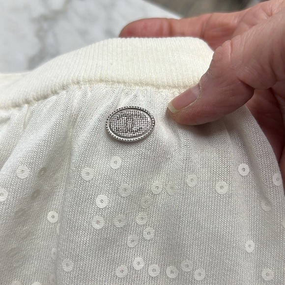 CHANEL NWT 2017 Mini Embellished Scallop Hem Shorts Size 36(US4) - Picture 2 of 12